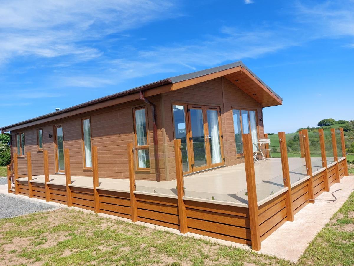 Luxury Family Beechwood Lodge With Hot Tub Lochwinnoch Exterior photo