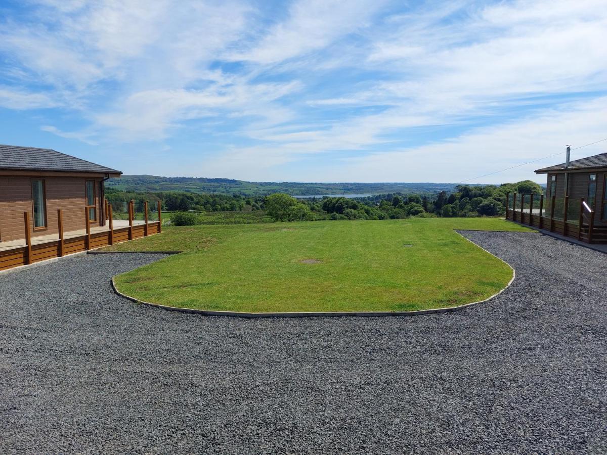Luxury Family Beechwood Lodge With Hot Tub Lochwinnoch Exterior photo
