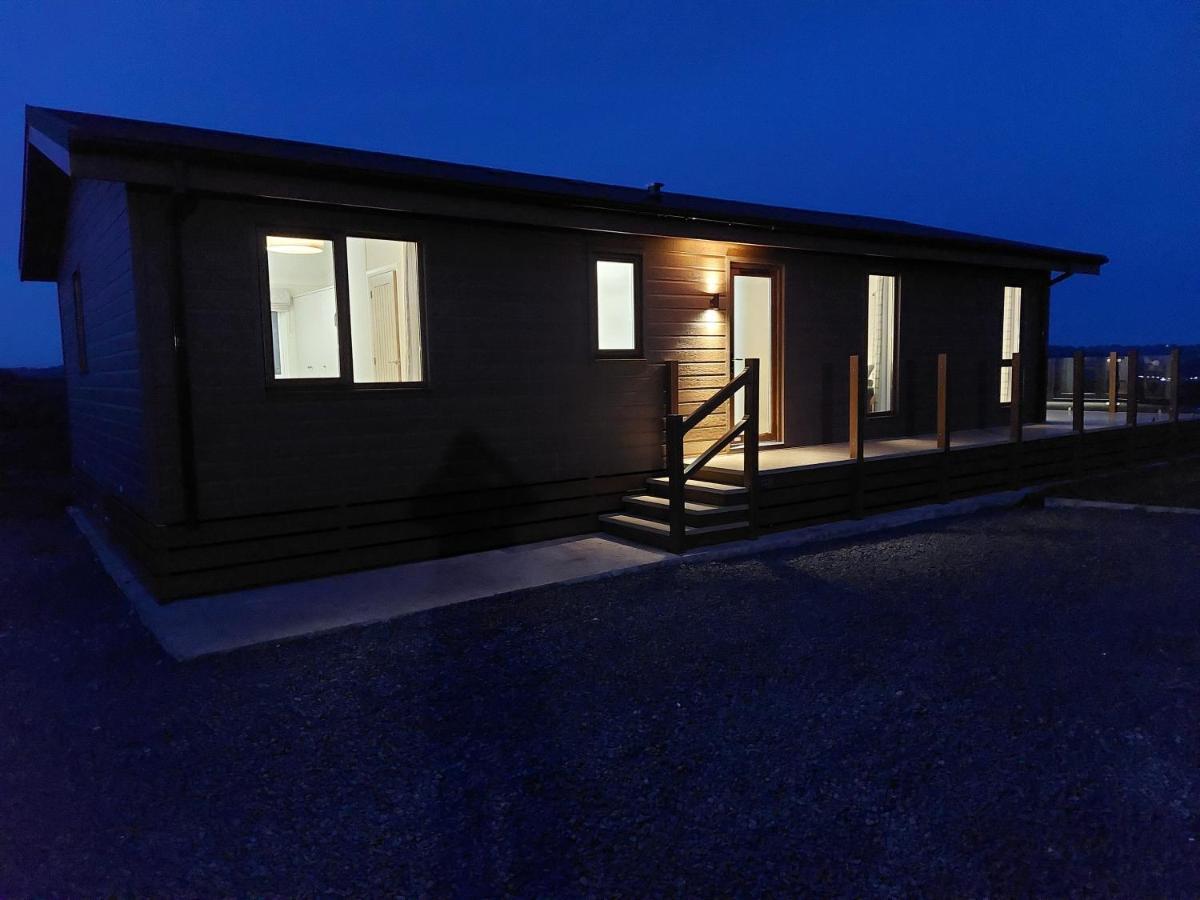 Luxury Family Beechwood Lodge With Hot Tub Lochwinnoch Exterior photo