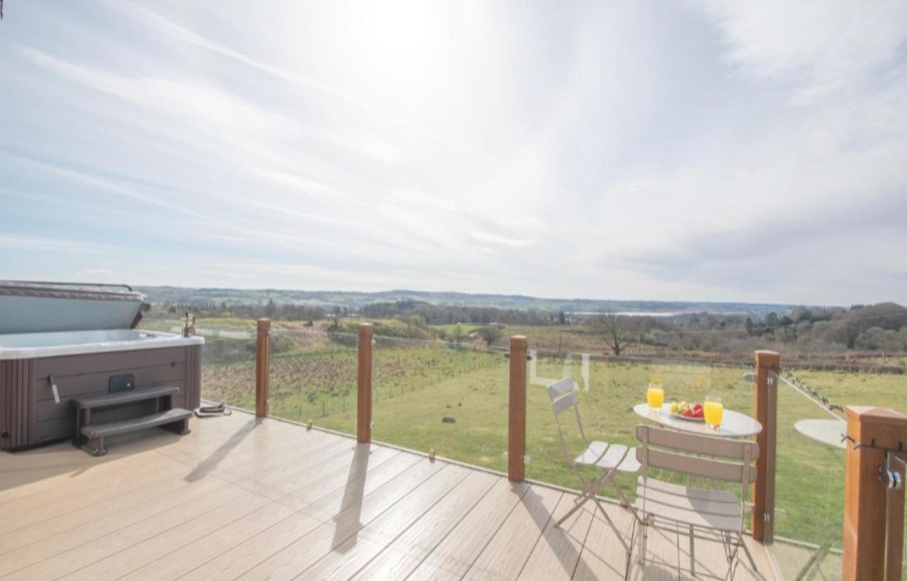 Luxury Family Beechwood Lodge With Hot Tub Lochwinnoch Exterior photo